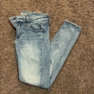 American Eagle, Light wash jeans